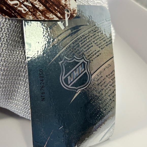 NHL Winnipeg Jets Hat - Picture 3 of 7